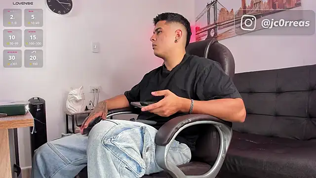  Juanes online show from November 12, 8:12 pm