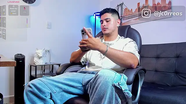  Juanes online show from December 19, 11:51 pm