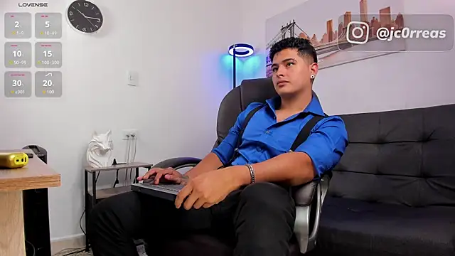  Juanes online show from November 4, 8:34 pm