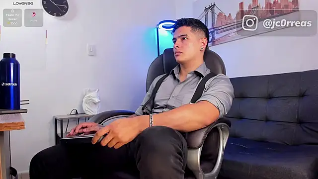  Juanes online show from November 18, 9:29 pm