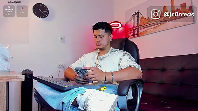  Juanes online show from January 17, 9:07 pm