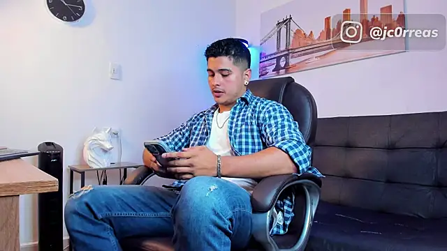  Juanes online show from December 22, 9:37 pm