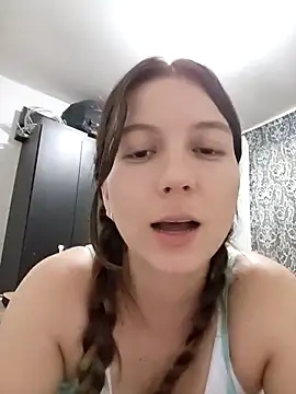 Arianna Moss online show from October 14, 7:25 pm