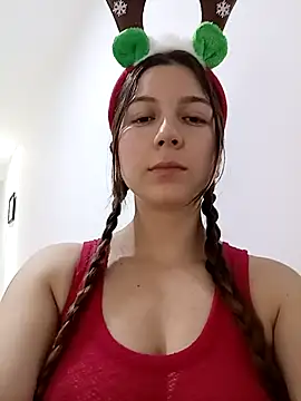 Arianna Moss online show from December 3, 4:06 pm