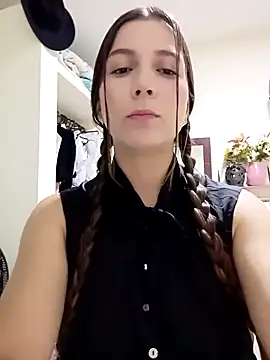 Arianna Moss online show from April 10, 11:45 pm