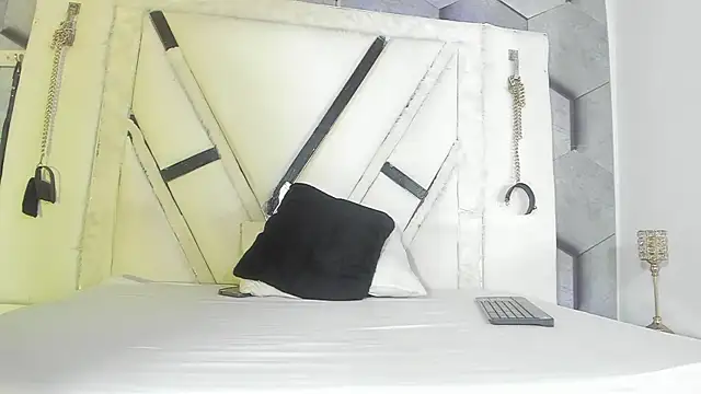 Snapshot of PeterBowel chatting on September 20, 2:49 am PeterBowel online show from September 20, 2:49 am