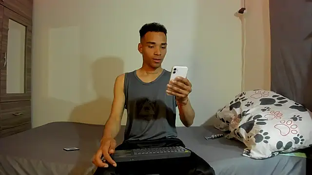 Snapshot of kenan_2601 chatting on September 24, 10:16 pm kenan 2601 online show from September 24, 10:16 pm