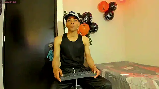 Snapshot of kenan_2601 chatting on October 4, 11:39 pm kenan 2601 online show from October 4, 11:39 pm