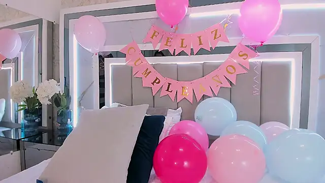 melodycharlotte online show from November 15, 12:31 pm