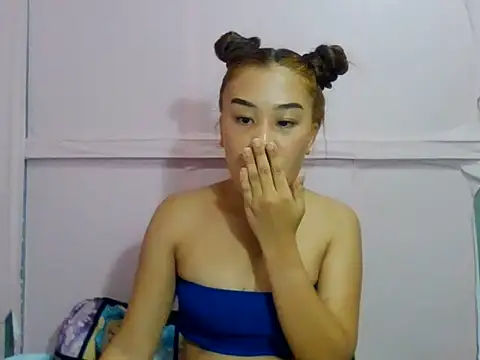 Snapshot of YourWildestDoll chatting on May 23, 5:56 pm YourWildestDoll online show from May 23, 5:56 pm