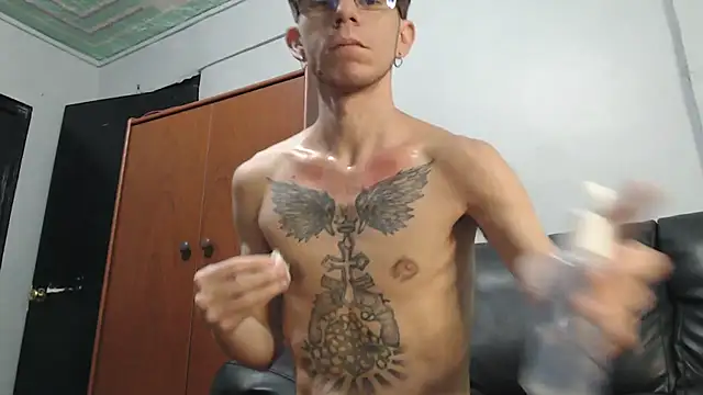 AlexandroRossi online show from December 4, 5:06 am