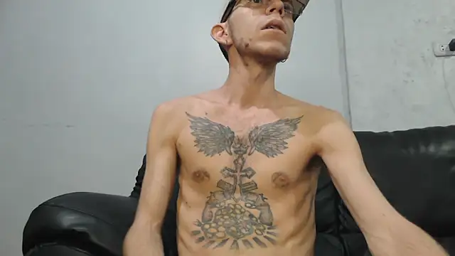 AlexandroRossi online show from November 14, 4:49 am