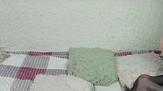 yourkriss new1 online show from November 8, 7:28 pm