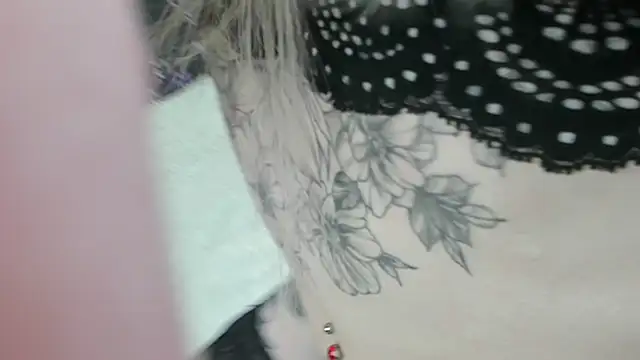 yourkriss new1 online show from February 20, 7:27 pm