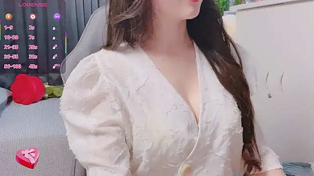 Snapshot of Quynhanh_69 chatting on June 25, 3:48 am Quynhanh 69 online show from June 25, 3:48 am