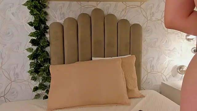 Zafiro22  online show from March 24, 4:23 am