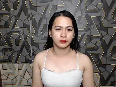 Snapshot of ur_asianpretty chatting on June 14, 7:15 pm ur asianpretty online show from June 14, 7:15 pm