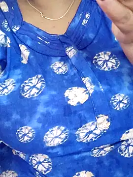 Snapshot of lathikaqueentamil chatting on November 8, 5:22 am lathikaqueentamil online show from November 8, 5:22 am