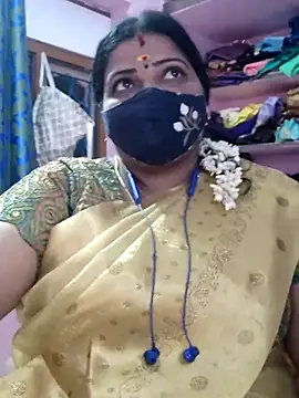 Snapshot of lathikaqueentamil chatting on November 6, 10:30 am lathikaqueentamil online show from November 6, 10:30 am