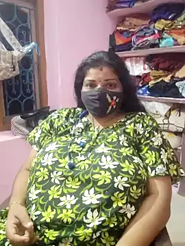 Snapshot of lathikaqueentamil chatting on November 26, 5:35 pm lathikaqueentamil online show from November 26, 5:35 pm