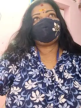 Snapshot of lathikaqueentamil chatting on November 7, 1:43 am lathikaqueentamil online show from November 7, 1:43 am