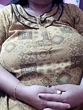 Snapshot of lathikaqueentamil chatting on October 31, 1:24 am lathikaqueentamil online show from October 31, 1:24 am