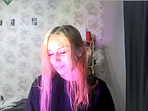 Snapshot of ClaireLaSweet chatting on October 16, 3:15 am ClaireLaSweet online show from October 16, 3:15 am