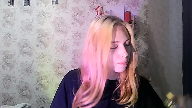 Snapshot of ClaireLaSweet chatting on September 20, 10:26 pm ClaireLaSweet online show from September 20, 10:26 pm