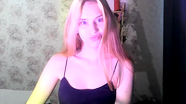 Snapshot of ClaireLaSweet chatting on September 28, 11:23 pm ClaireLaSweet online show from September 28, 11:23 pm