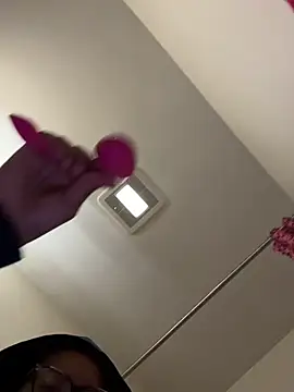 Snapshot of Tu_GataLinda chatting on November 26, 10:32 pm Tu GataLinda online show from November 26, 10:32 pm