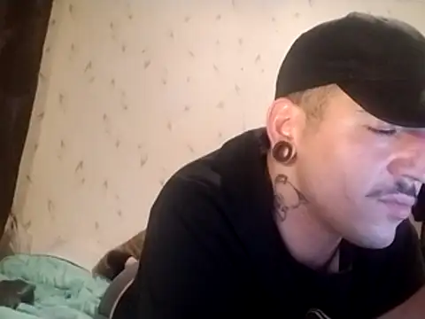 JuicyBigcockxh online show from October 27, 11:38 pm