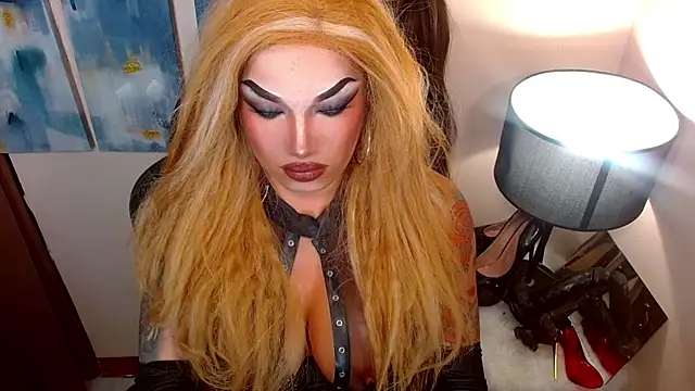 Snapshot of xmadisonmitressxx chatting on October 5, 11:12 am xmadisonmitressxx online show from October 5, 11:12 am