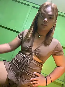 ladymiah online show from April 4, 4:24 pm