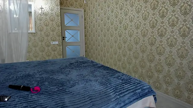 sofielovely  online show from September 24, 12:11 pm