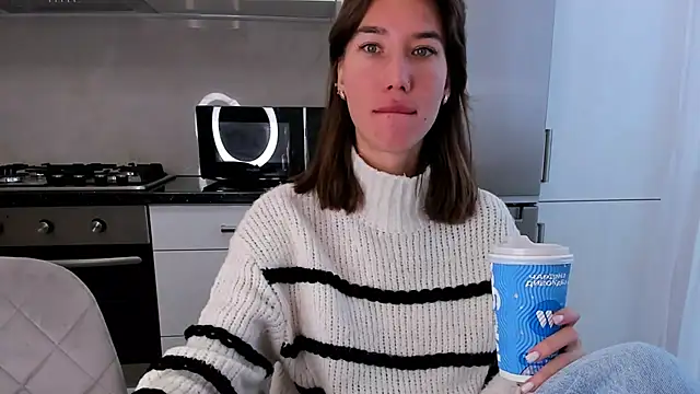 marylips online show from December 5, 8:46 am