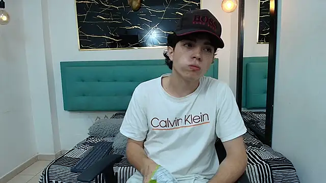 dia fax18 online show from October 28, 7:02 pm