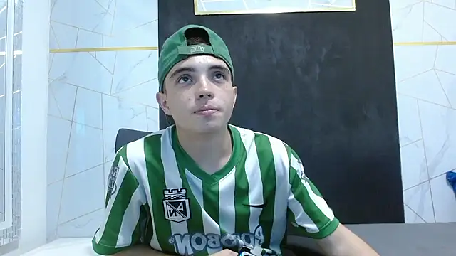 dia fax18 online show from January 7, 8:36 pm