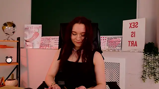 NoraHaynes online show from May 17, 3:17 am