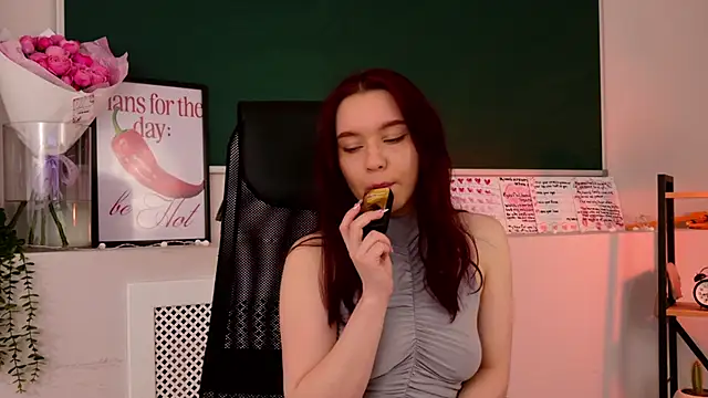 NoraHaynes online show from May 11, 3:08 am