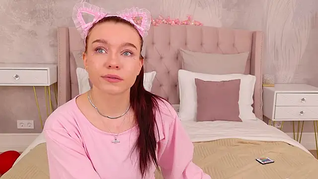 NoraHaynes online show from February 19, 3:03 am