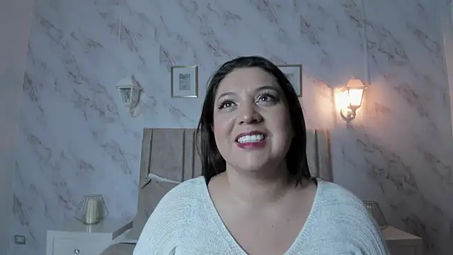 Snapshot of Paula_And chatting on February 17, 11:40 am Paula And online show from February 17, 11:40 am