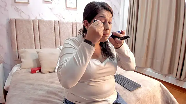 Snapshot of Paula_And chatting on October 23, 7:56 pm Paula And online show from October 23, 7:56 pm