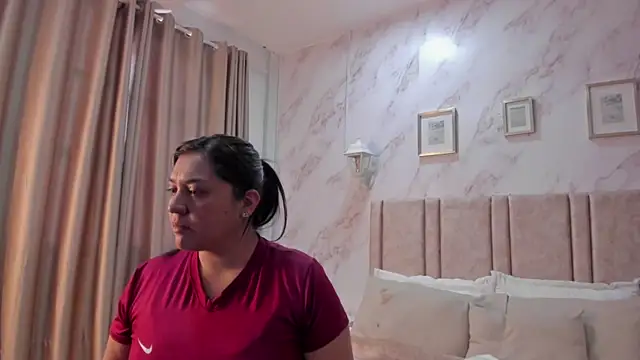 Snapshot of Paula_And chatting on October 19, 7:38 pm Paula And online show from October 19, 7:38 pm