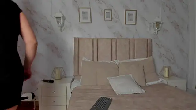 Snapshot of Paula_And chatting on January 10, 11:38 am Paula And online show from January 10, 11:38 am