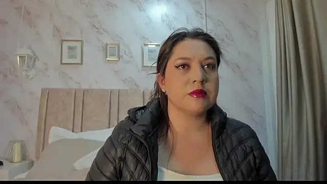 Snapshot of Paula_And chatting on February 9, 11:30 am Paula And online show from February 9, 11:30 am