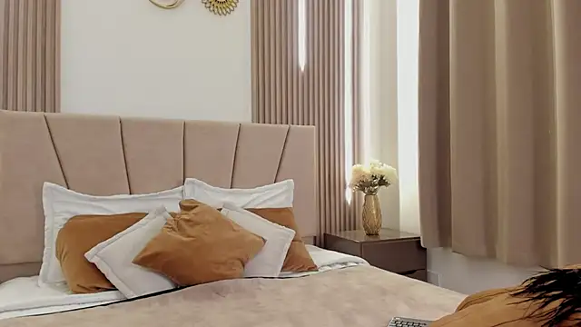 Snapshot of Paula_And chatting on December 20, 8:22 pm Paula And online show from December 20, 8:22 pm