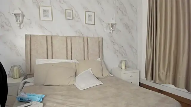 Snapshot of Paula_And chatting on January 14, 11:36 am Paula And online show from January 14, 11:36 am