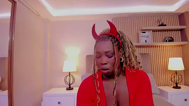 SerenaWinslow online show from March 29, 12:18 pm