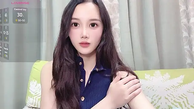 Aiyi909- online show from April 15, 4:00 pm