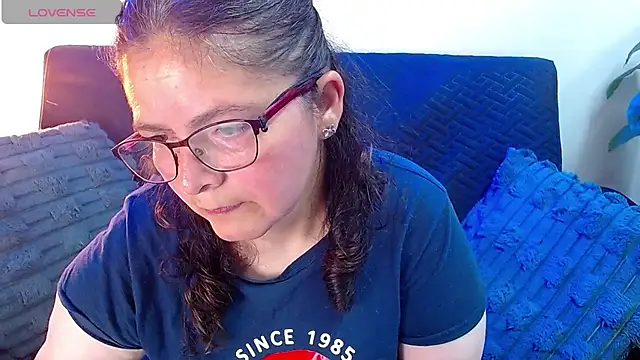 Snapshot of Linda_banks_ chatting on June 13, 1:25 am Linda banks online show from June 13, 1:25 am